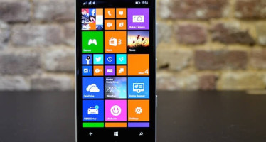 Microsoft представила «золотые» версии Lumia 830/930