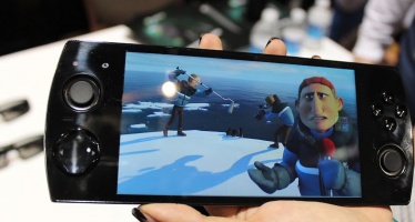 В Китае выпустили игровой смартфон Snail Games W 3D.