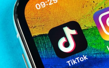 Instagram против TikTok: Facebook переманивает блогеров в Reels